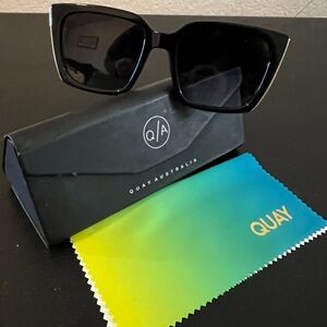 Quay front cover sunglasses and case